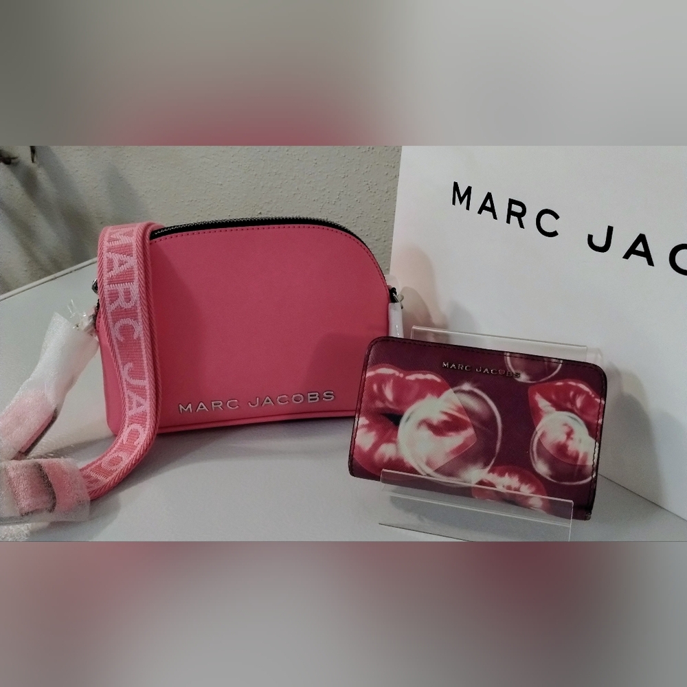 Marc Jacobs Wallet Limited Edition "Hot Lips" Valentine Collection - Picture 9 of 16